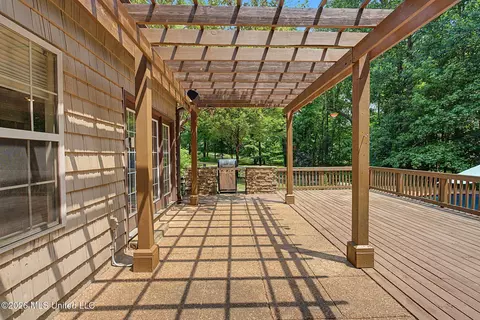 Exterior - 8 E Crockett Loop, Hernando, MS 38632 photo 5 of 15