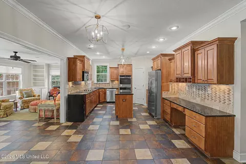 Kitchen - 8 E Crockett Loop, Hernando, MS 38632 photo 1 of 5