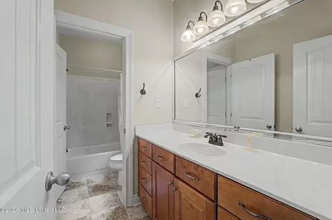 Bath - 8 E Crockett Loop, Hernando, MS 38632 photo 6 of 7