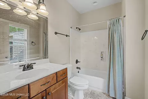 Bath - 8 E Crockett Loop, Hernando, MS 38632 photo 7 of 7