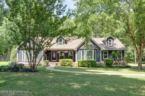 993 Quinn Rd, Byhalia, MS 38611