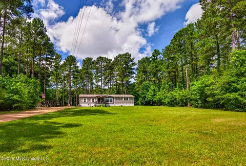 78 Game Reserve Rd, Columbia, MS 39429