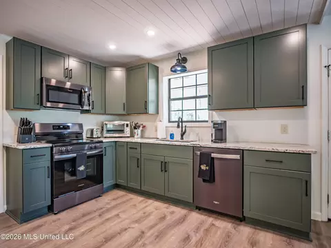 Kitchen - 447 Cedar Hts, Pope, MS 38658 photo 2 of 3