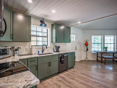 Kitchen - 447 Cedar Hts, Pope, MS 38658 photo 3 of 3