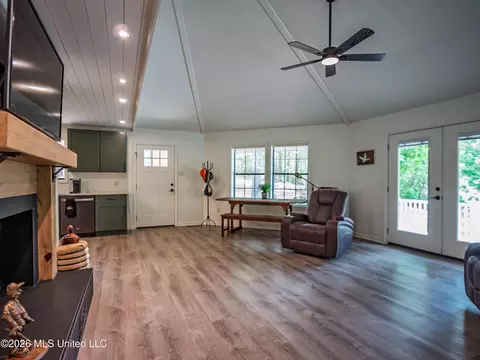 Living - 447 Cedar Hts, Pope, MS 38658 photo 3 of 3