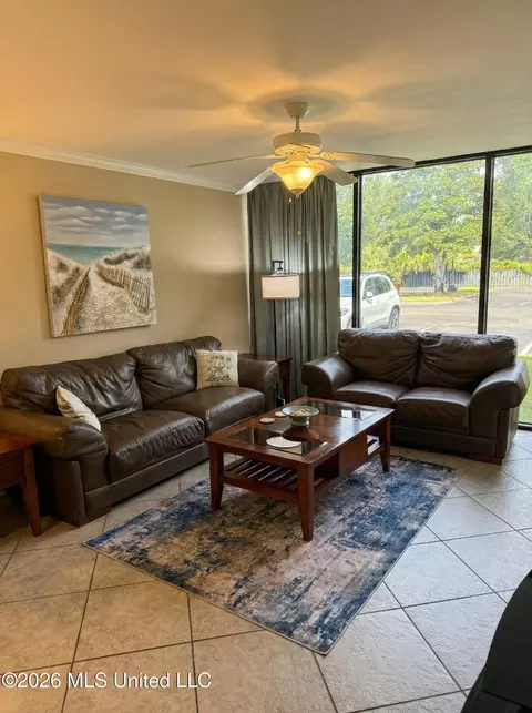 2046 Beach Blvd #105, Biloxi, MS 39531