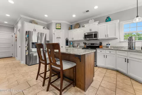 Kitchen - 569 Walkers Way, Hernando, MS 38632 photo 2 of 6
