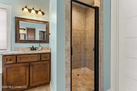 Bath - 569 Walkers Way, Hernando, MS 38632 photo 2 of 5