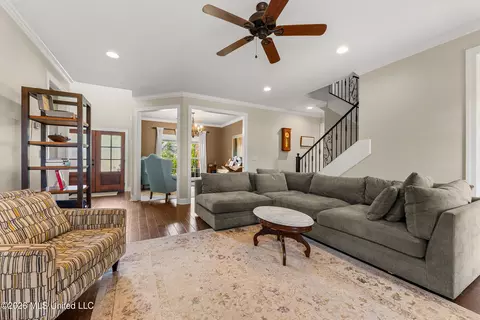 Living - 569 Walkers Way, Hernando, MS 38632 photo 2 of 3