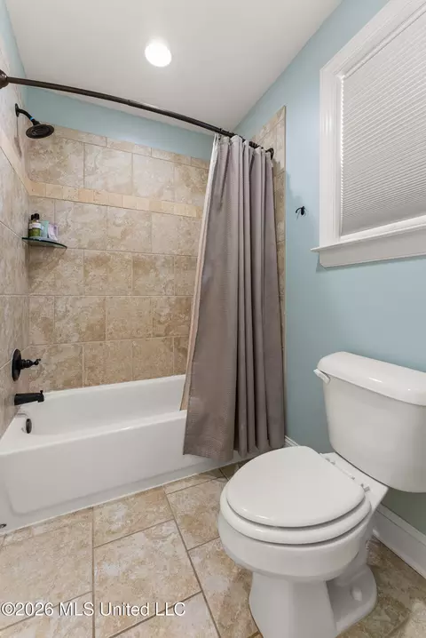 Bath - 569 Walkers Way, Hernando, MS 38632 photo 4 of 5