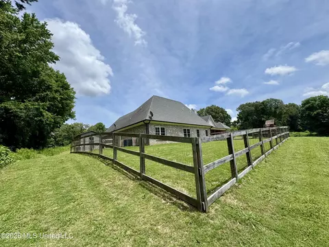 Exterior - 4065 Misty Oaks Cv, Nesbit, MS 38651 photo 13 of 14