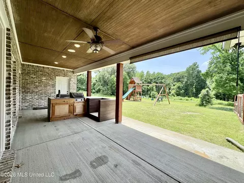 Exterior - 4065 Misty Oaks Cv, Nesbit, MS 38651 photo 5 of 14