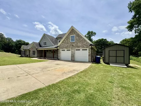 Exterior - 4065 Misty Oaks Cv, Nesbit, MS 38651 photo 3 of 14