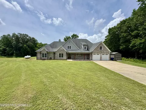 Exterior - 4065 Misty Oaks Cv, Nesbit, MS 38651 photo 4 of 14