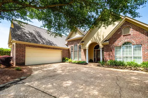 357 Woodlands Dr, Brandon, MS 39047