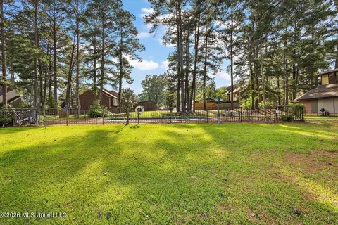 Other - 1255 E County Line Rd #L7, Jackson, MS 39211 photo 6 of 8