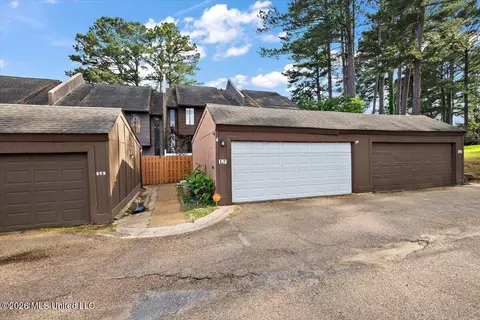 Exterior - 1255 E County Line Rd #L7, Jackson, MS 39211 photo 3 of 5