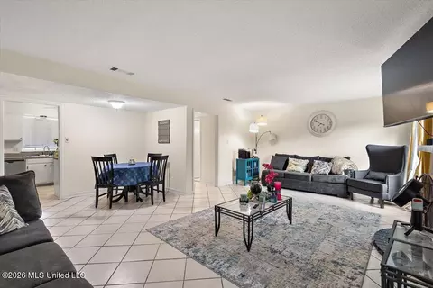Other - 1255 E County Line Rd #L7, Jackson, MS 39211 photo 1 of 8
