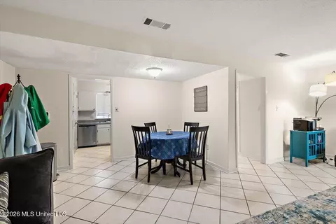 Dining - 1255 E County Line Rd #L7, Jackson, MS 39211 photo 1 of 1
