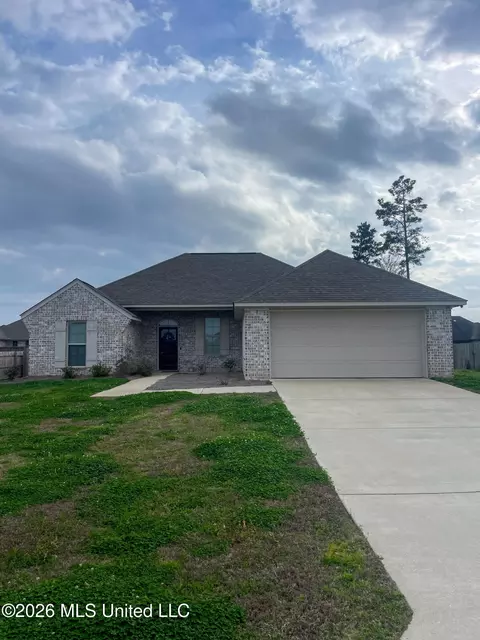 130 Chartleigh Cir, Canton, MS 39046