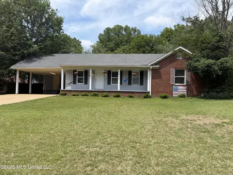 1244 S Cedar Cir, Southaven, MS 38671
