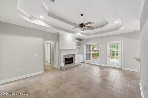 Living - 103 Hartfield Dr, Madison, MS 39110 photo 2 of 4