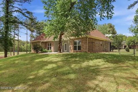 Exterior - 103 Hartfield Dr, Madison, MS 39110 photo 7 of 8