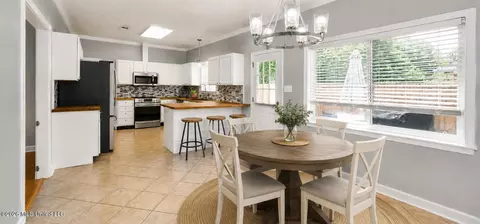 Dining - 730 Kahala Dr, Diamondhead, MS 39525 photo 2 of 2