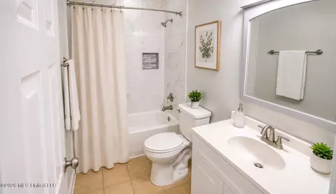 Bath - 730 Kahala Dr, Diamondhead, MS 39525 photo 5 of 5