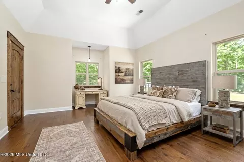 Bedroom - 568 Woodford Cv, Hernando, MS 38632 photo 8 of 8