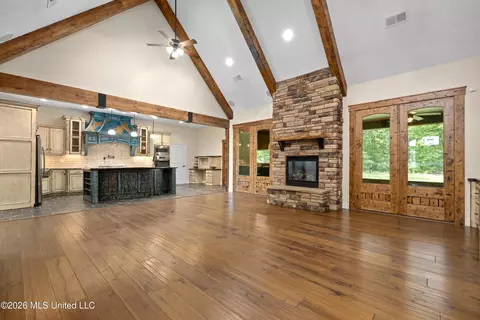 Living - 568 Woodford Cv, Hernando, MS 38632 photo 1 of 5
