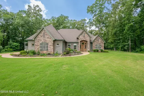568 Woodford Cv, Hernando, MS 38632