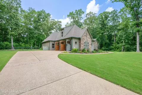 Exterior - 568 Woodford Cv, Hernando, MS 38632 photo 4 of 9