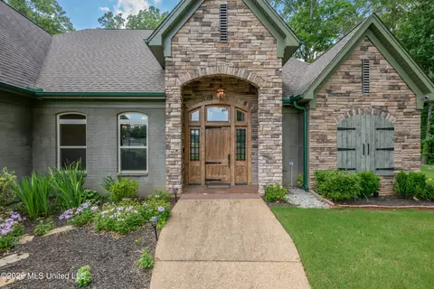 Exterior - 568 Woodford Cv, Hernando, MS 38632 photo 2 of 9