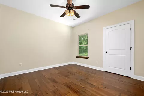 Bedroom - 568 Woodford Cv, Hernando, MS 38632 photo 5 of 8