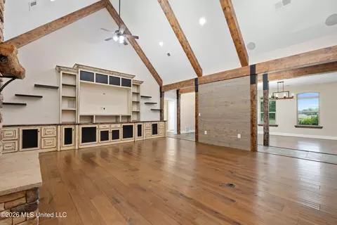 Living - 568 Woodford Cv, Hernando, MS 38632 photo 5 of 5