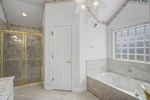 Bath - 2594 Brighton Cir, Biloxi, MS 39531 photo 2 of 3