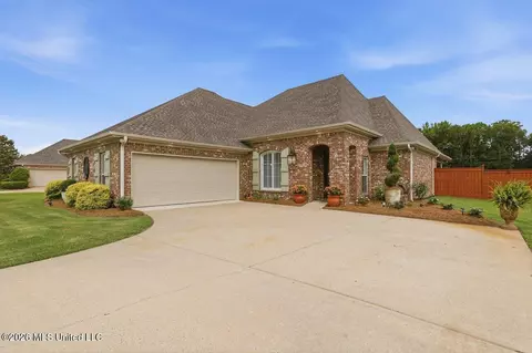 Exterior - 112 Meadow Pointe Cv, Brandon, MS 39042 photo 2 of 9
