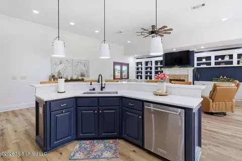 Kitchen - 112 Meadow Pointe Cv, Brandon, MS 39042 photo 4 of 4