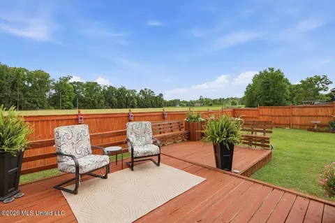 Exterior - 112 Meadow Pointe Cv, Brandon, MS 39042 photo 5 of 9