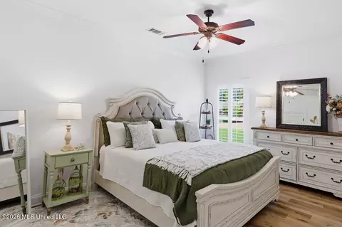 Bedroom - 112 Meadow Pointe Cv, Brandon, MS 39042 photo 3 of 4