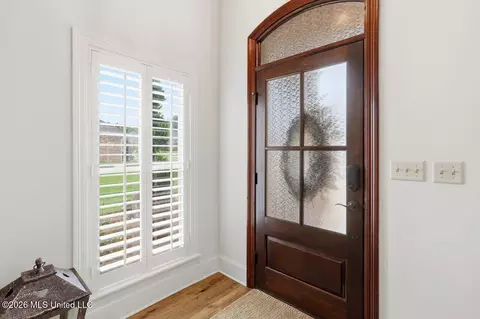 Entry Way - 112 Meadow Pointe Cv, Brandon, MS 39042 photo 1 of 2