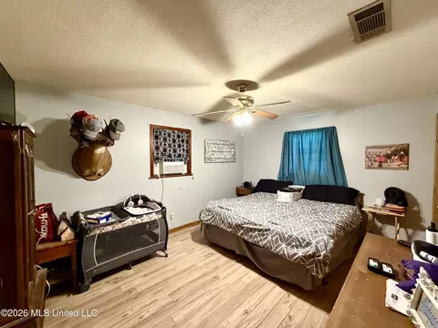 Bedroom - 1602 Martin Ln, Brookhaven, MS 39601 photo 4 of 5
