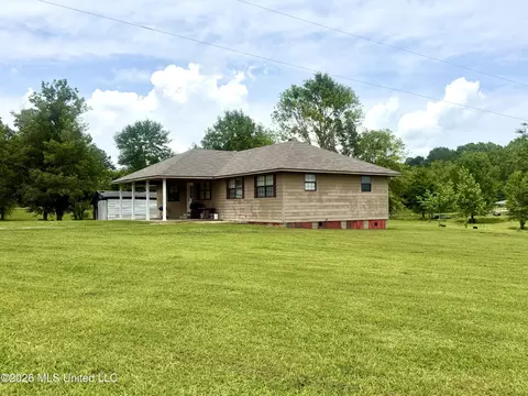 Exterior - 1602 Martin Ln, Brookhaven, MS 39601 photo 4 of 8
