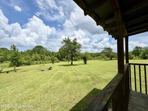 Exterior - 1602 Martin Ln, Brookhaven, MS 39601 photo 6 of 8