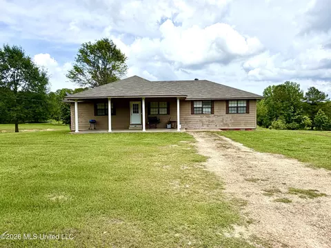 Exterior - 1602 Martin Ln, Brookhaven, MS 39601 photo 2 of 8