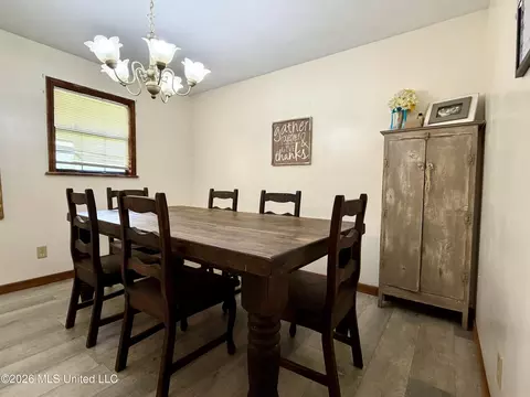 Dining - 1602 Martin Ln, Brookhaven, MS 39601 photo 1 of 1
