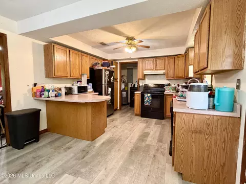Kitchen - 1602 Martin Ln, Brookhaven, MS 39601 photo 1 of 3