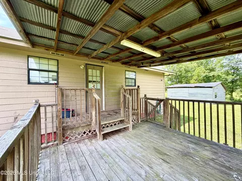 Exterior - 1602 Martin Ln, Brookhaven, MS 39601 photo 7 of 8