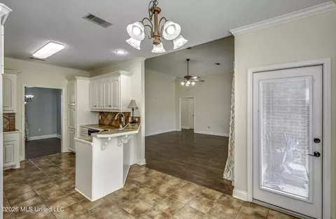 Entry Way - 125 Bradfield Rd, Madison, MS 39110 photo 5 of 9